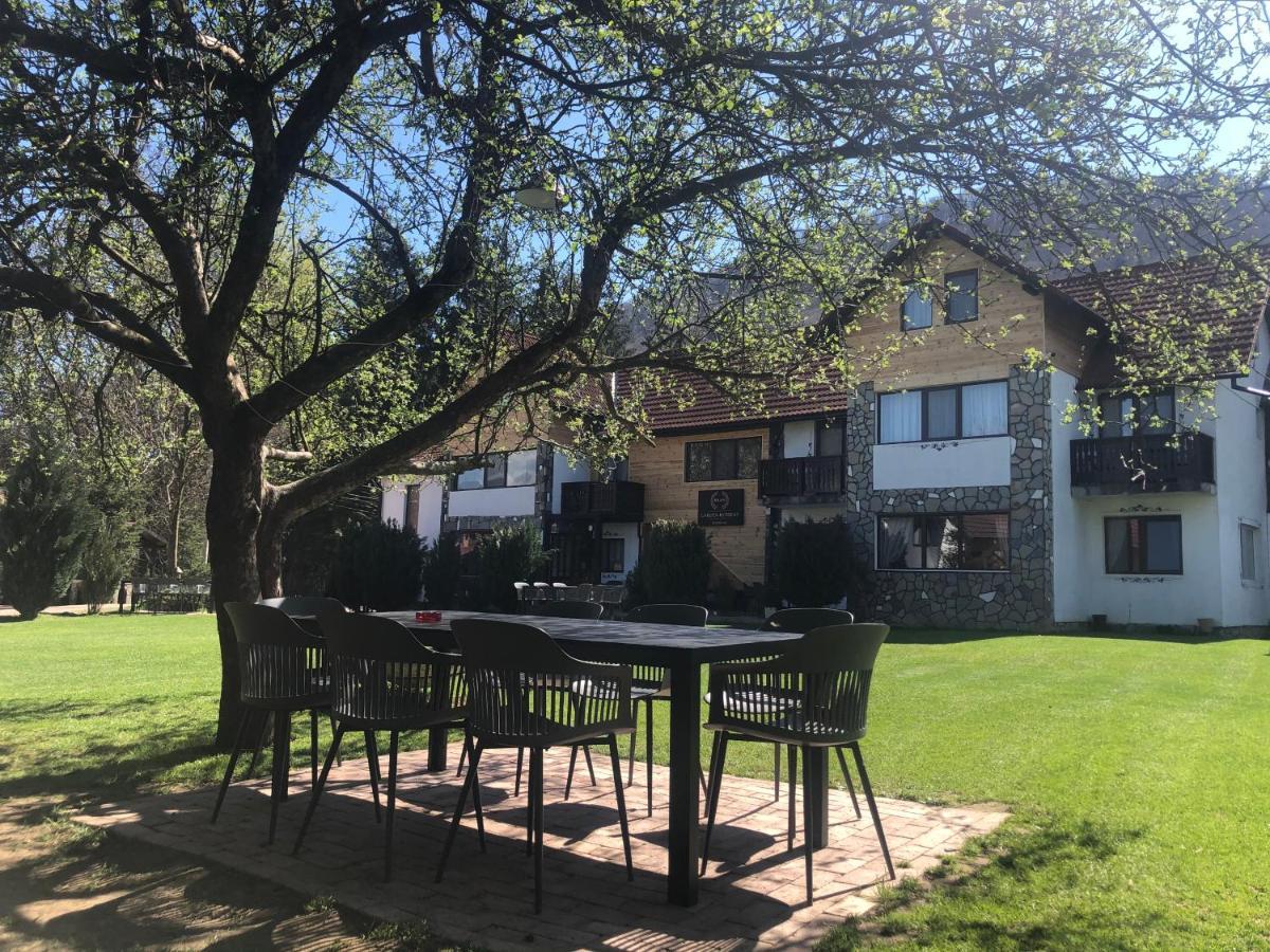 Garden Retreat (Adults Only) Ξενοδοχείο Μπραν Εξωτερικό φωτογραφία
