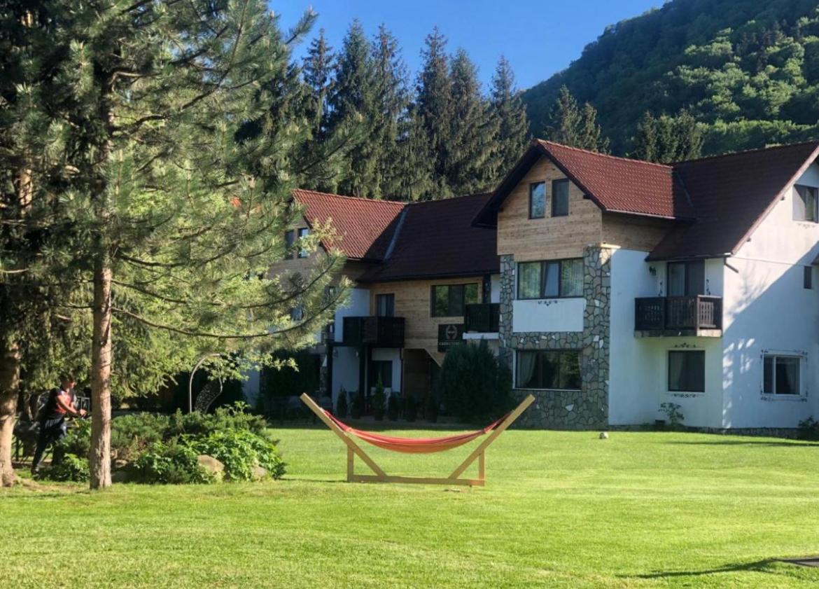 Garden Retreat (Adults Only) Ξενοδοχείο Μπραν Εξωτερικό φωτογραφία