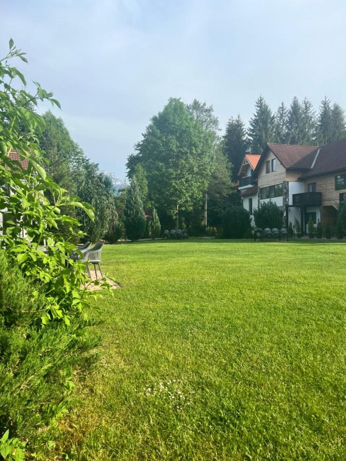 Garden Retreat (Adults Only) Ξενοδοχείο Μπραν Εξωτερικό φωτογραφία