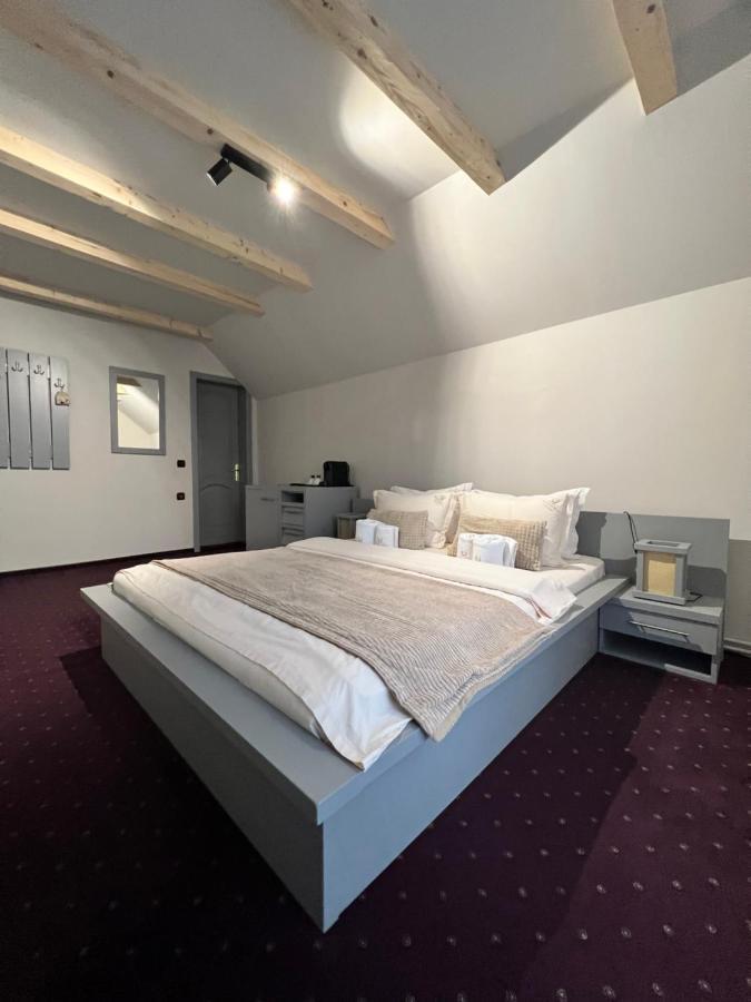 Garden Retreat (Adults Only) Ξενοδοχείο Μπραν Εξωτερικό φωτογραφία