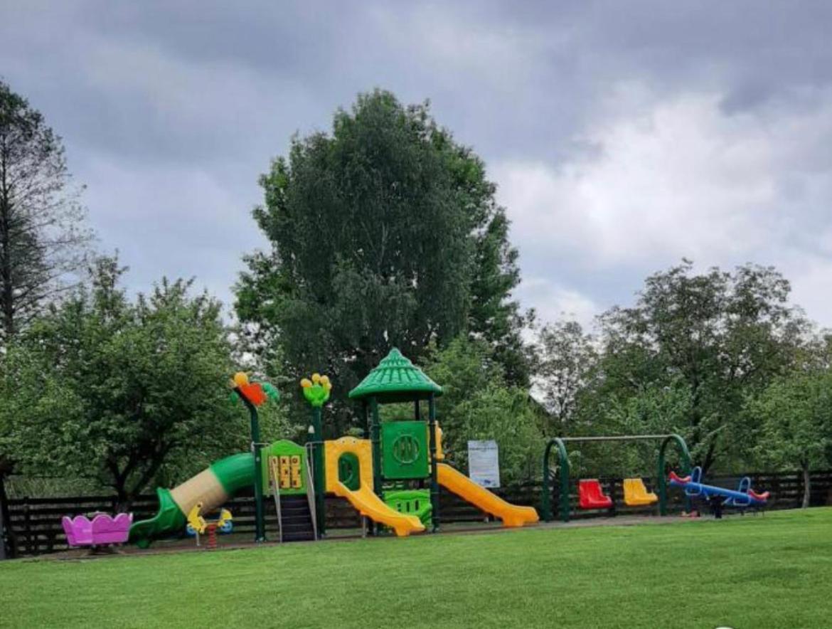 Garden Retreat (Adults Only) Ξενοδοχείο Μπραν Εξωτερικό φωτογραφία