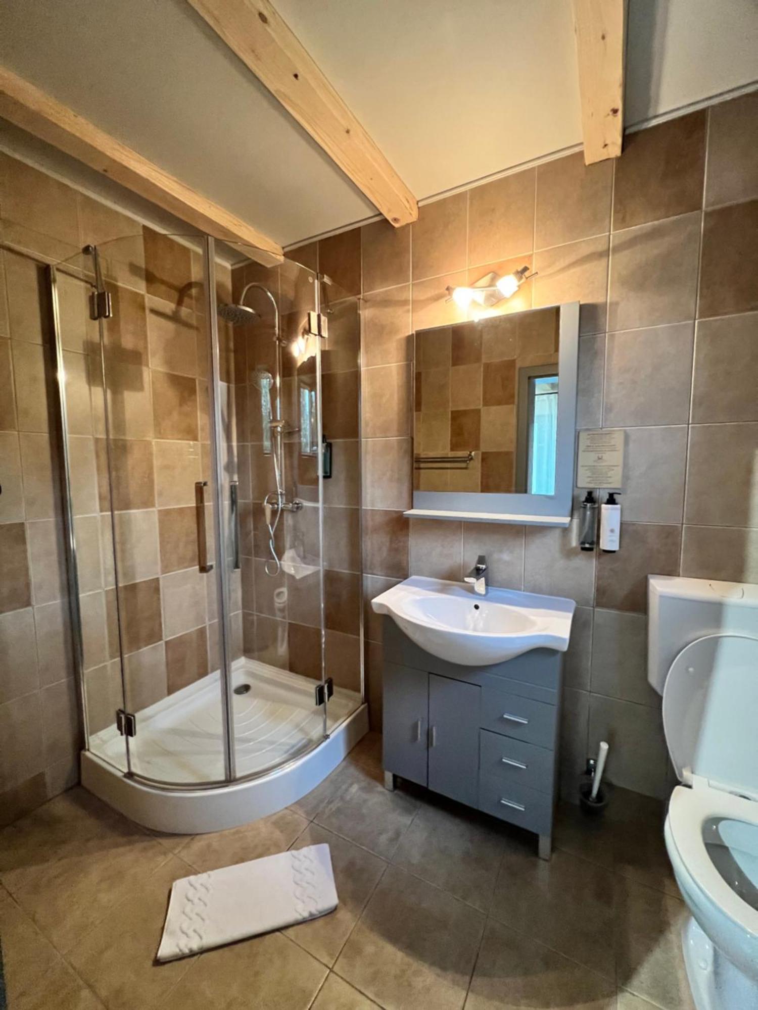 Garden Retreat (Adults Only) Ξενοδοχείο Μπραν Εξωτερικό φωτογραφία