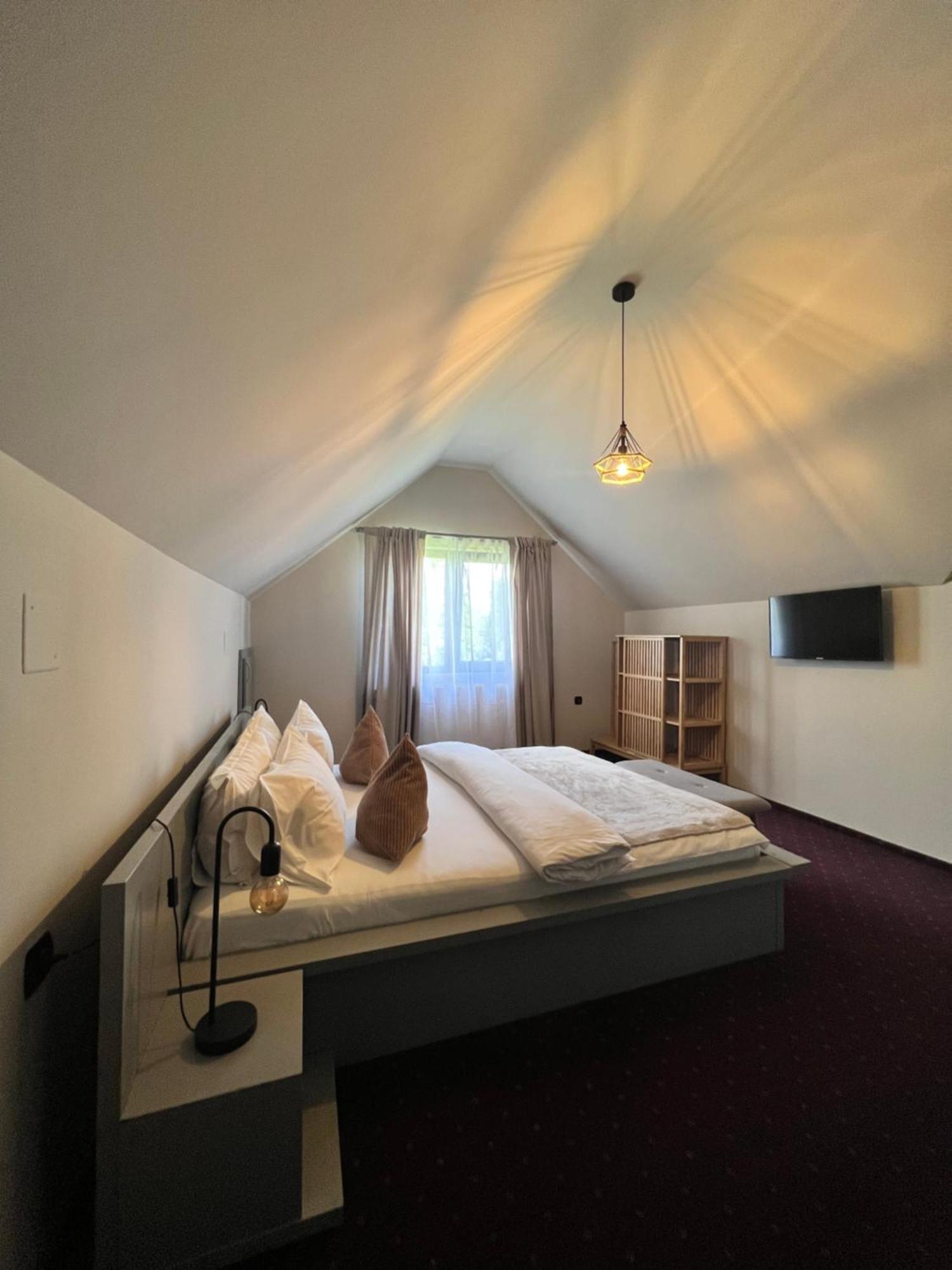 Garden Retreat (Adults Only) Ξενοδοχείο Μπραν Εξωτερικό φωτογραφία