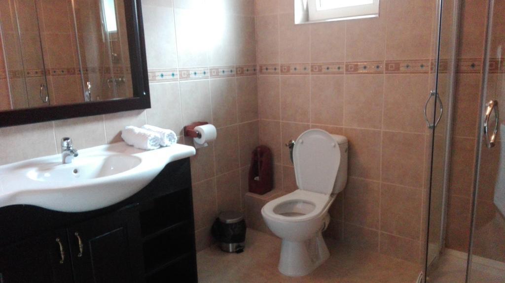 Garden Retreat (Adults Only) Ξενοδοχείο Μπραν Εξωτερικό φωτογραφία