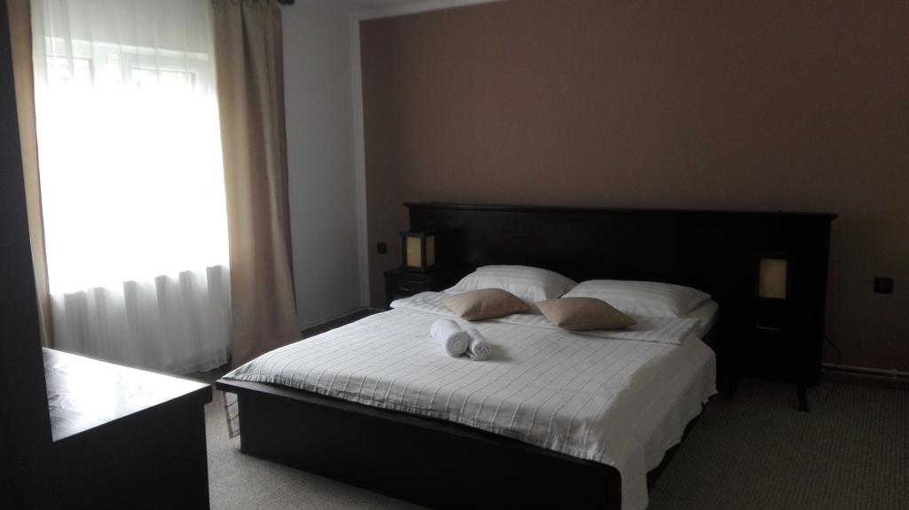 Garden Retreat (Adults Only) Ξενοδοχείο Μπραν Εξωτερικό φωτογραφία